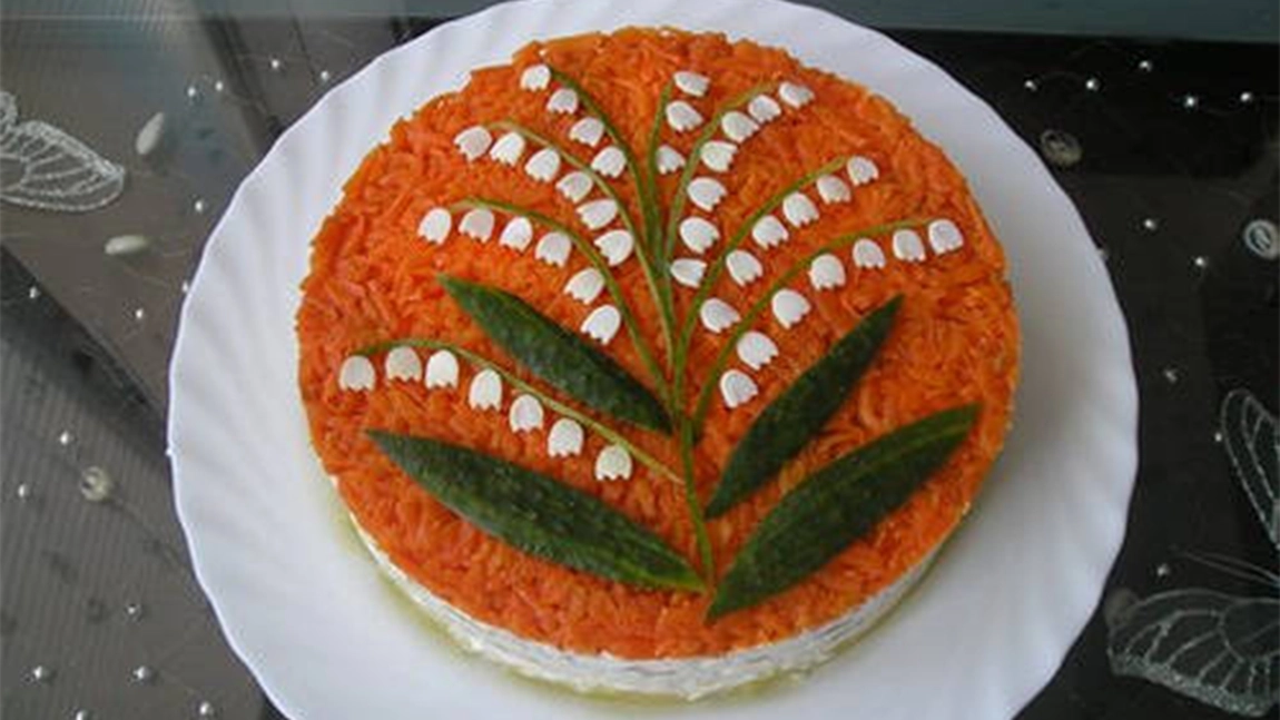 Idei originale de ornat salata Boeuf pentru Crăciun. Cele mai deosebite moduri în care poți decora felul de mâncare festiv