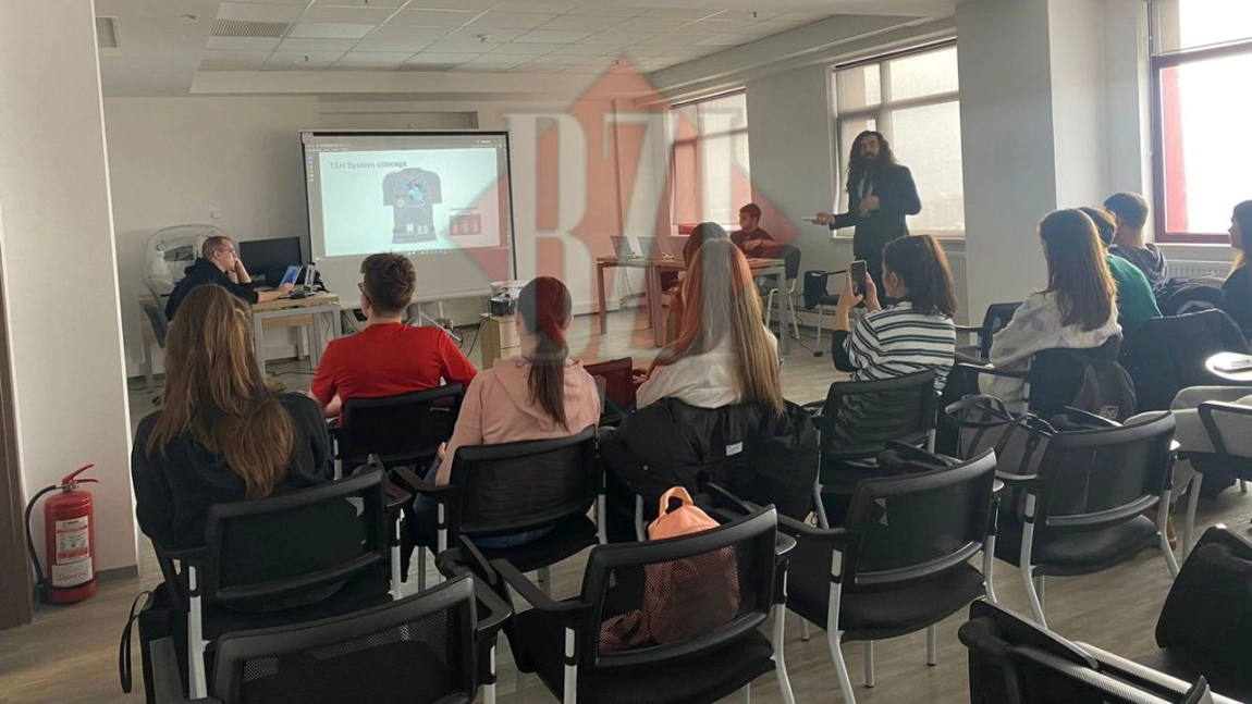 Studenții din Iași au realizat o inimă artificială care rezistă 100 de ani. Funcționează cu baterii - FOTO