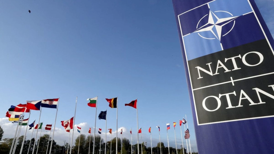 NATO a semnat marţi un contract de 1,1 miliarde de euro pentru sute de mii de cartuşe de artilerie de 155 mm. Unele vor merge în Ucraina