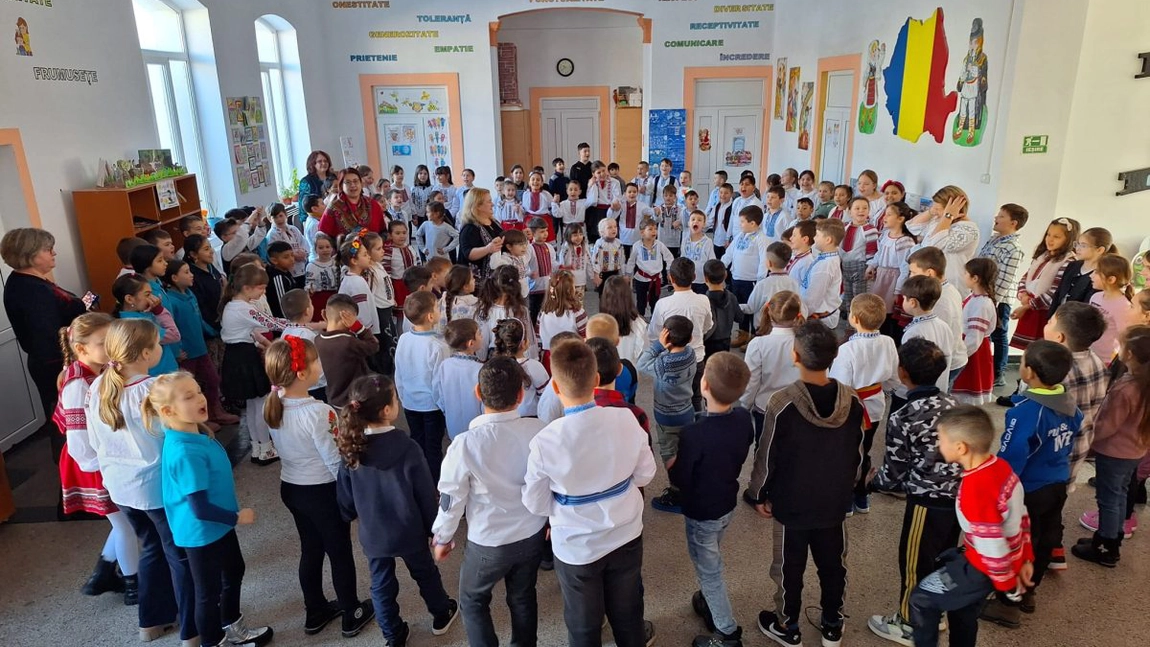 162 de ani de la înființarea Școlii Gimnaziale „Al. I. Cuza” Podu Iloaiei - FOTO