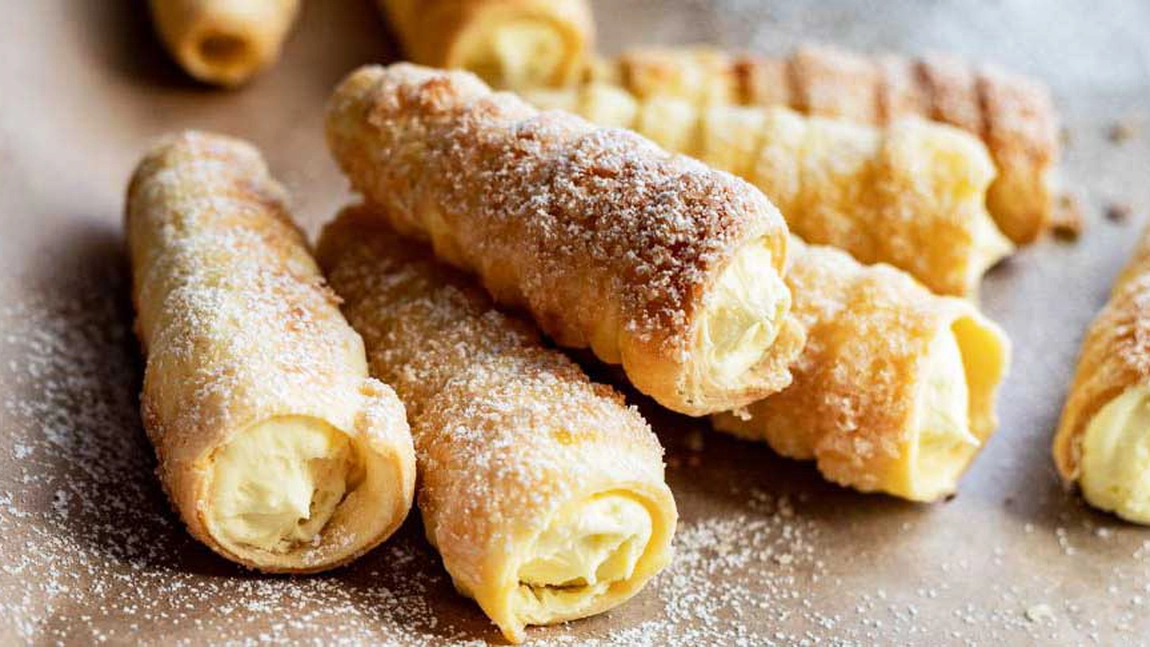 Aluat de rulouri cu untură. Trucurile gospodinelor pentru un preparat reușit