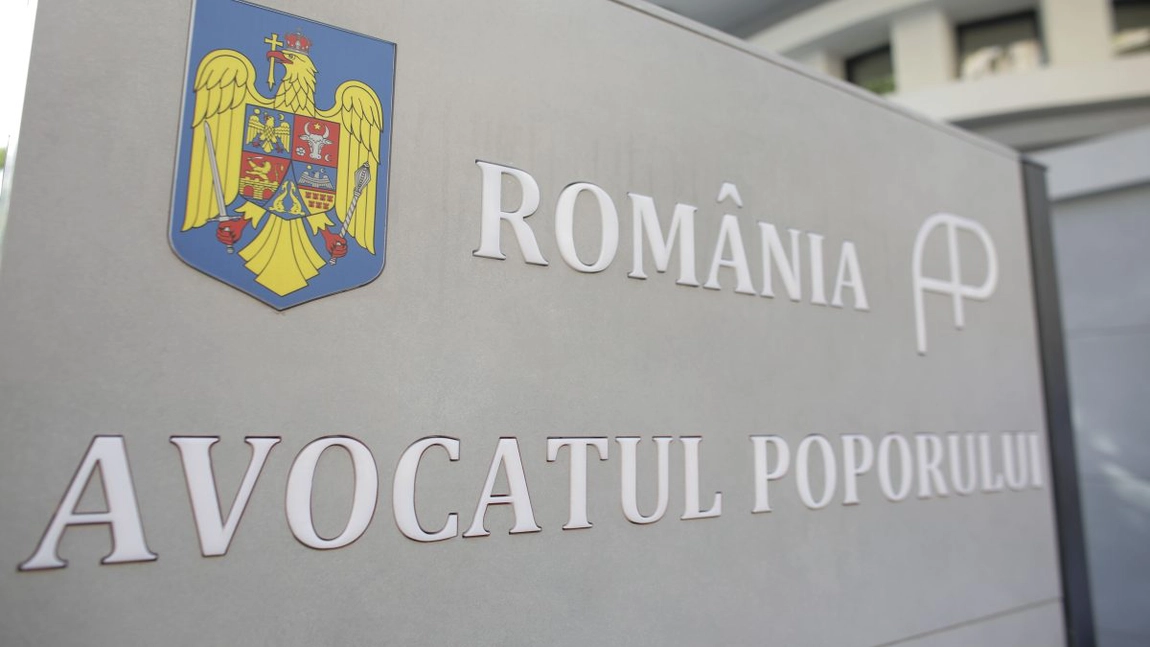 Avocatul Poporului atacă la Curtea Constituţională legea privind acordarea burselor elevilor