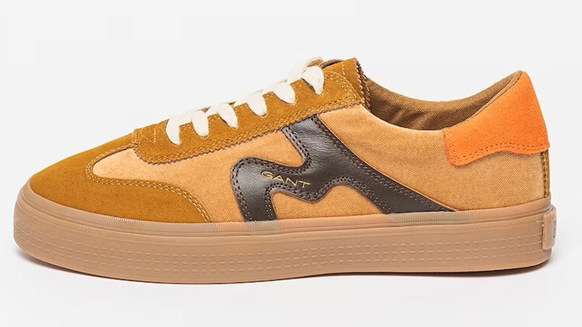 Sneakerșii de damă: modă și confort într-un singur pas