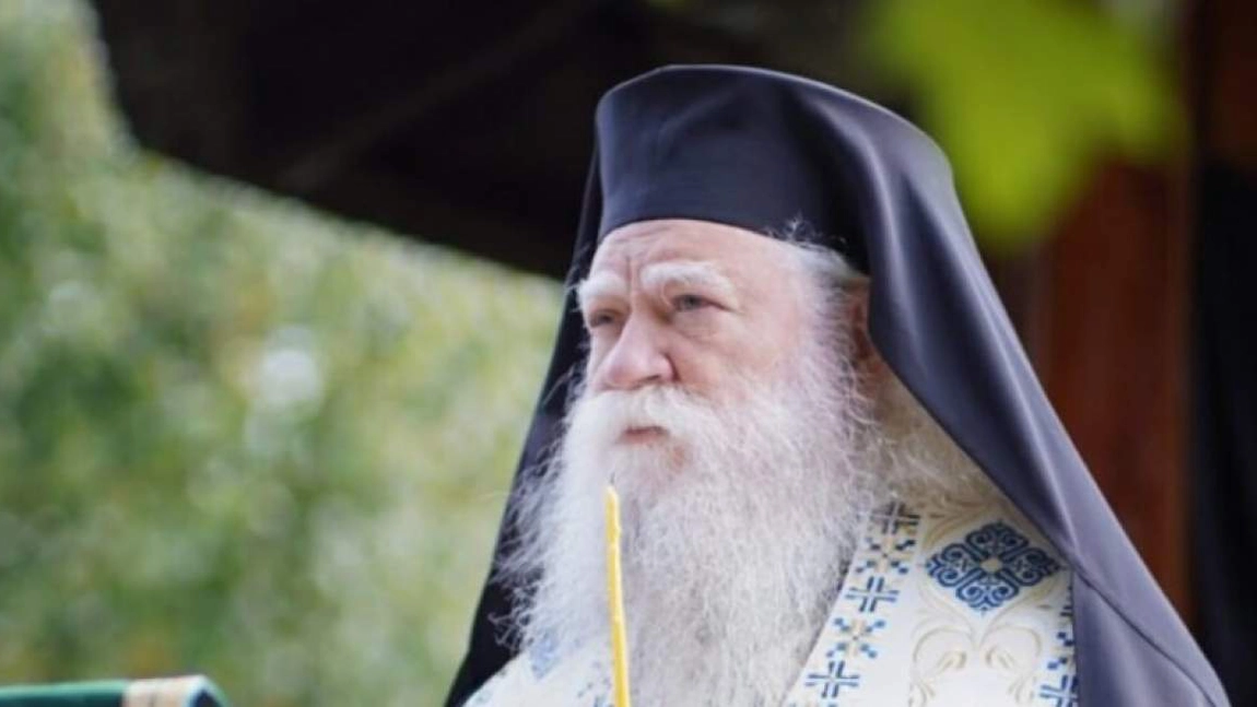 Arhiepiscopul Sucevei și Rădăuților, ÎPS Calinic, adus la Iași cu elicopterul SMURD