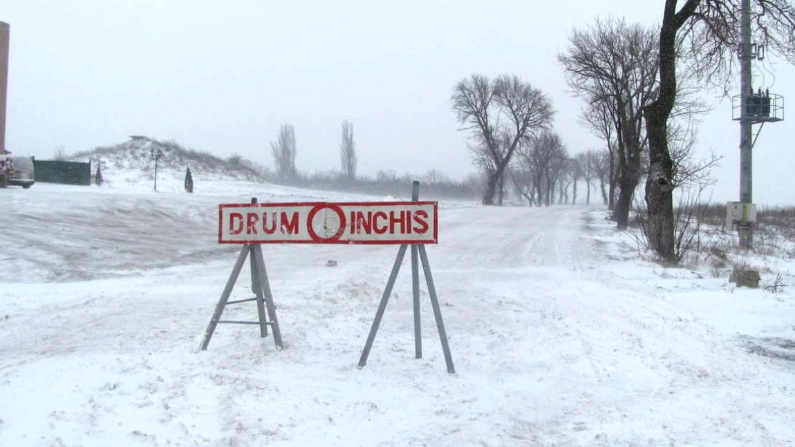 Lista drumurilor închise din cauza ninsorilor abundente și a viscolului, la Iași - VIDEO, UPDATE