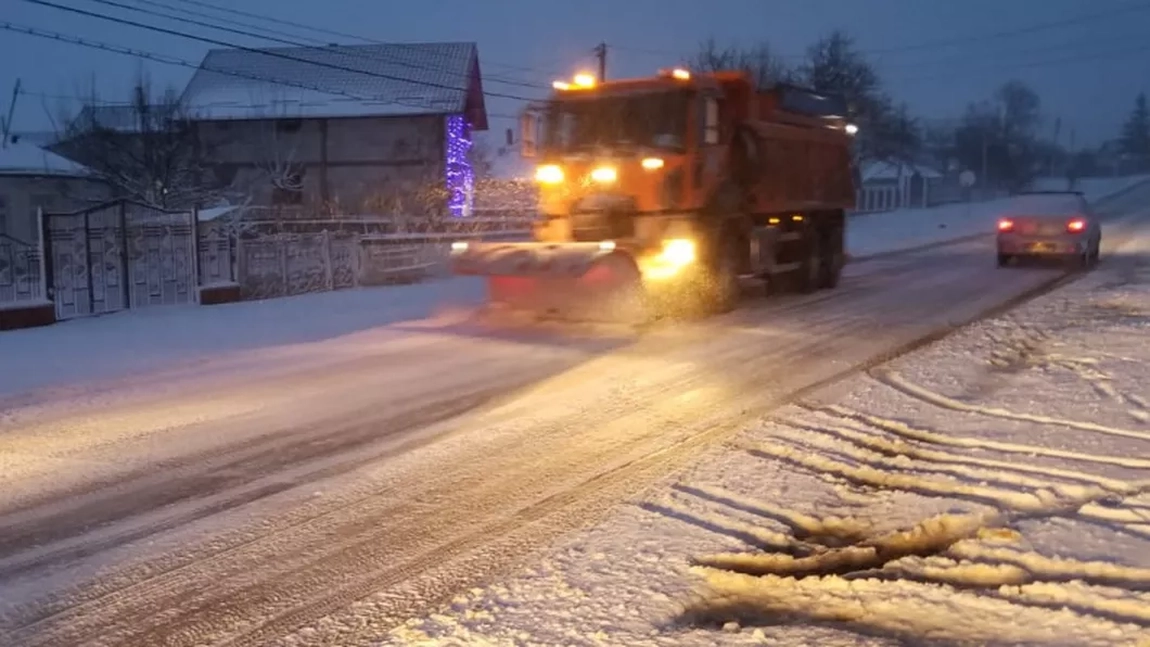 Primăria Iași transmite că toate utilajele de deszăpezire sunt pe teren