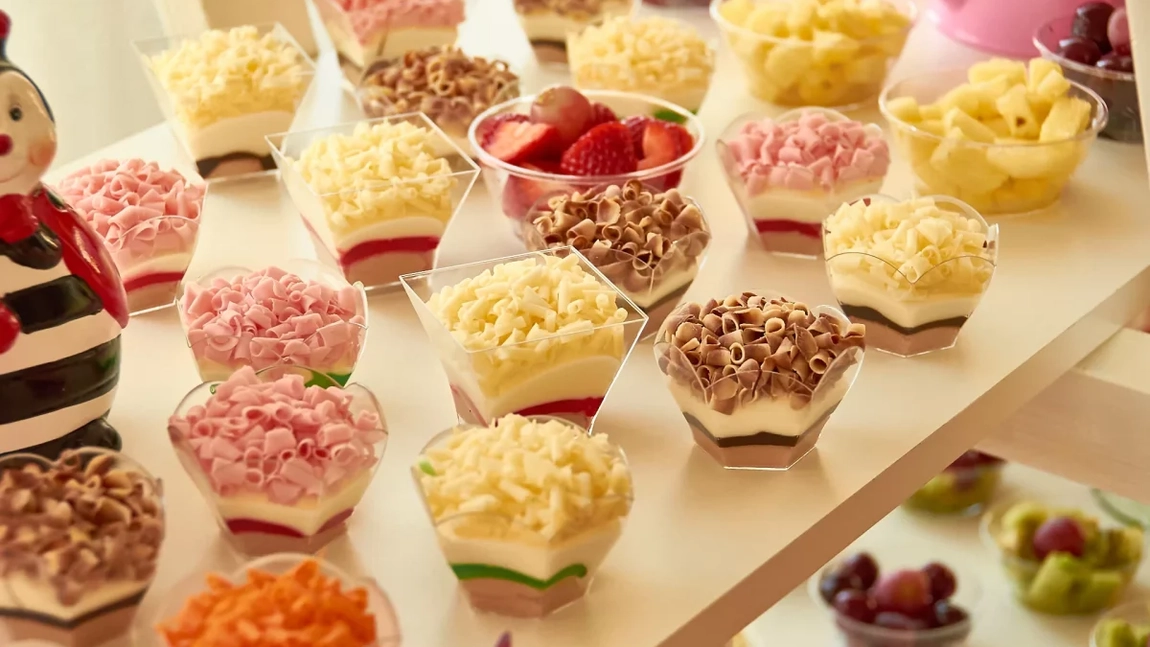 Idei de candy bar făcut acasă. Cele mai delicioase prăjituri pentru un eveniment deosebit