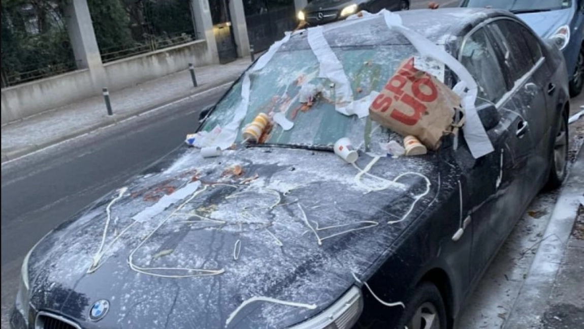 Un clujean și-a găsit mașina vandalizată, după ce și-a parcat autoturismul neregulamentar