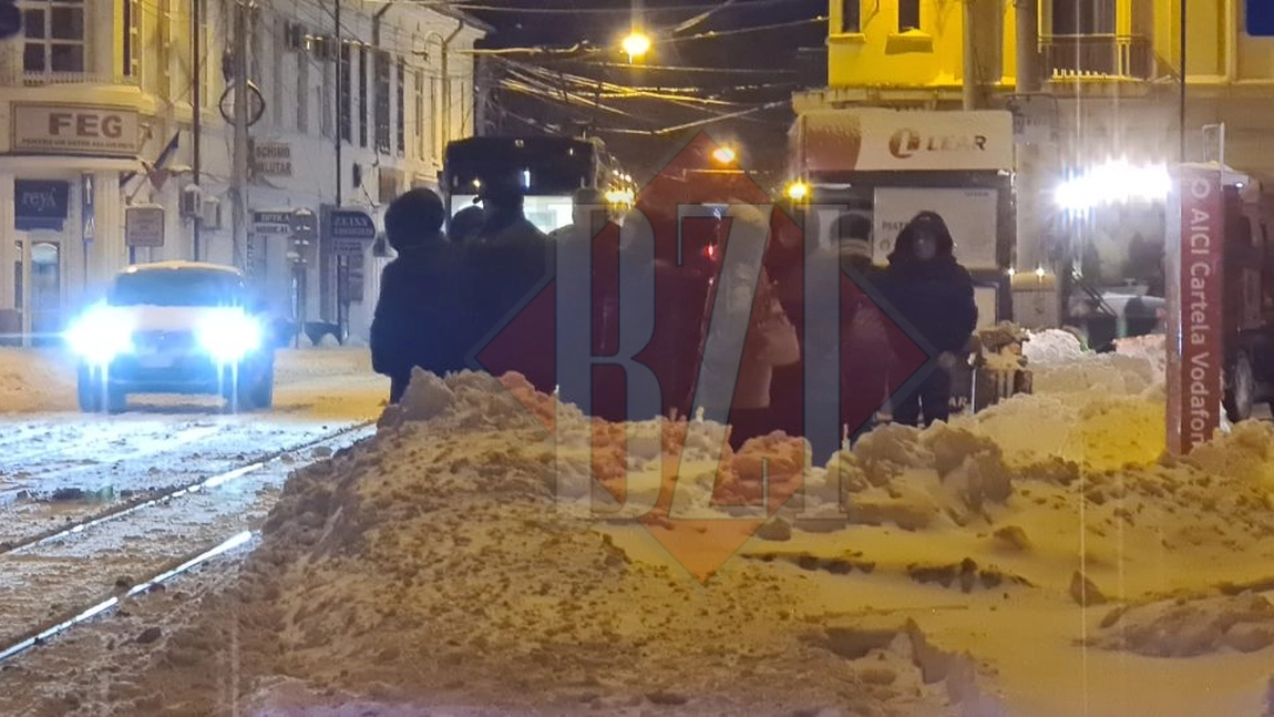 Iașul, sub asediul zăpezii! Ce se întâmplă cu circulația mijloacelor de transport în comun - UPDATE, FOTO