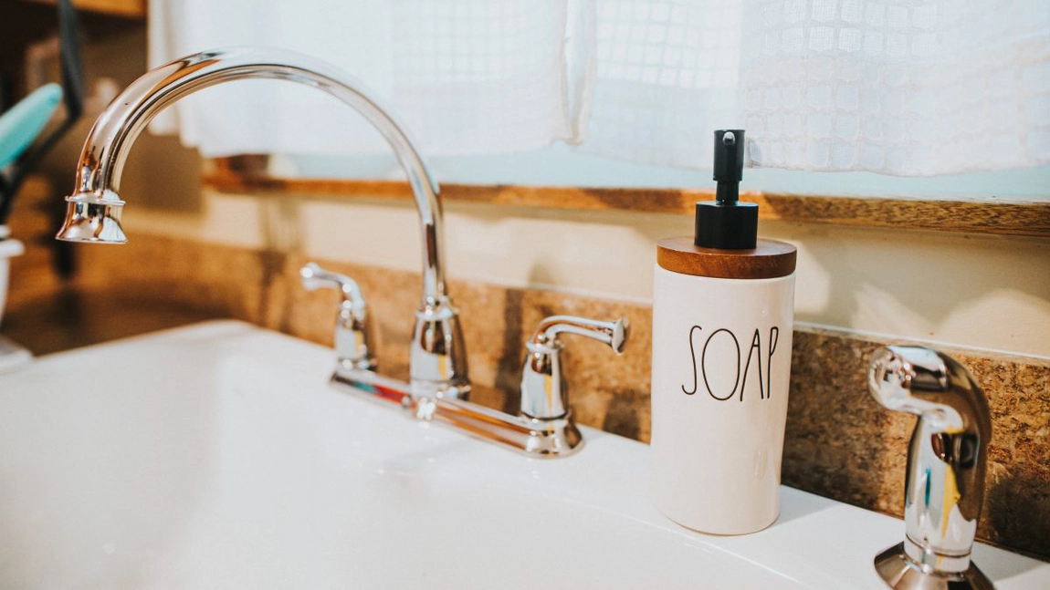 Produse profesionale de curățenie și igienă: Descoperă eficacitatea brandurilor de top de pe Sanito.ro