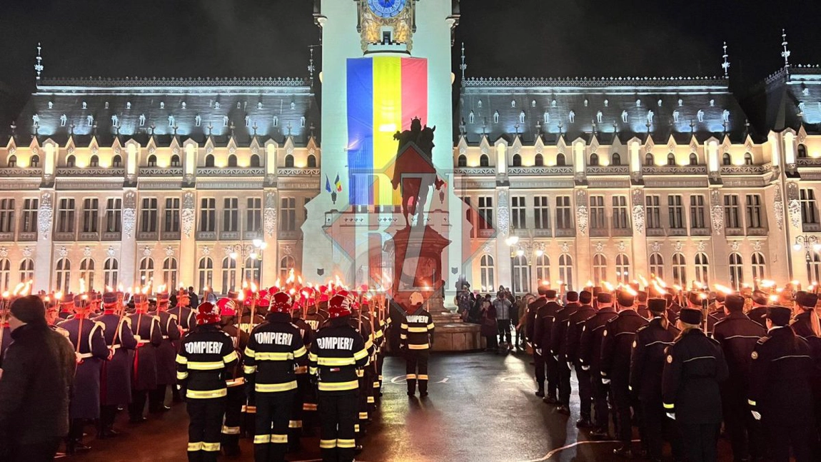 Ziua Unirii Principatelor Române se încheie cu celebrul eveniment „Retragerea cu Torțe” - FOTO/LIVE VIDEO