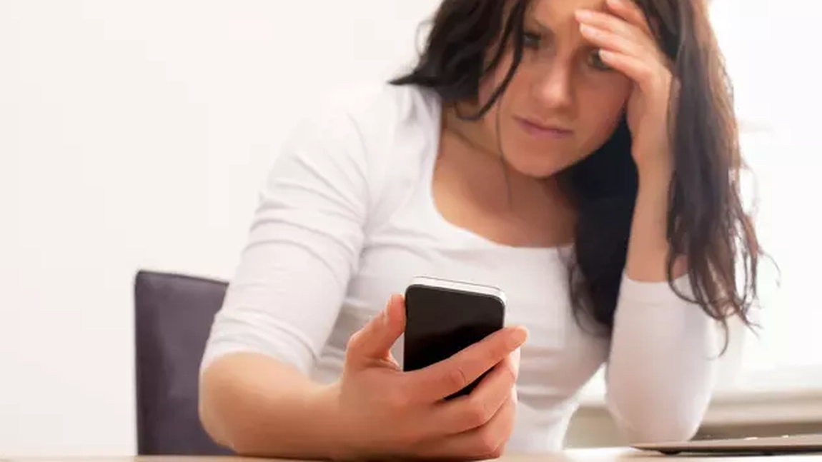 Colecție de sms-uri triste! Ce să citești în momentele tale de singurătate?