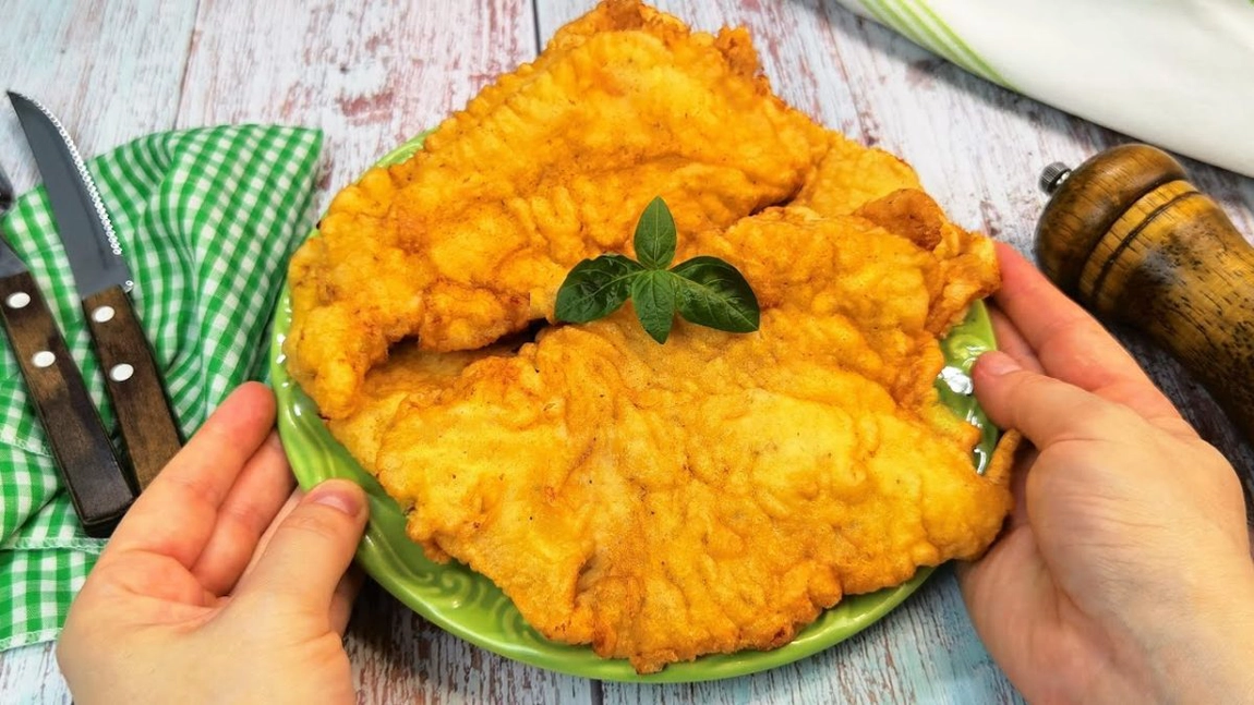 Șnițele fără pesmet. Ce ingredient să folosești pentru a pregăti niște șnițele pufoase și aromate