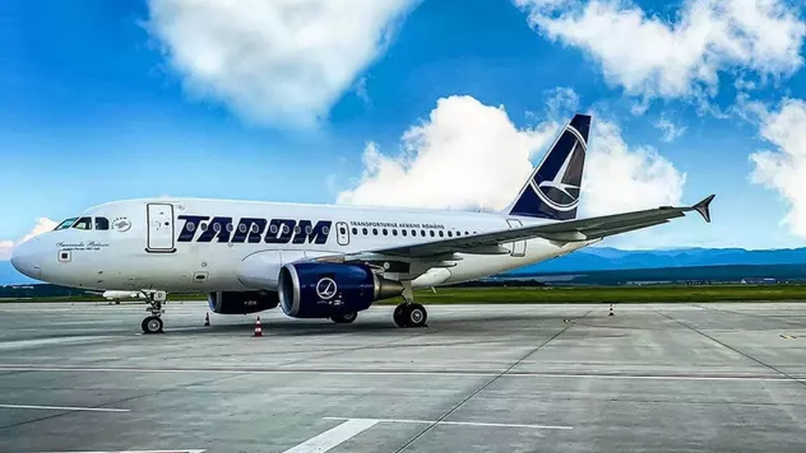 Incident șocant într-o cursă Tarom: Un pasager a scos o lamă și și-a tăiat venele