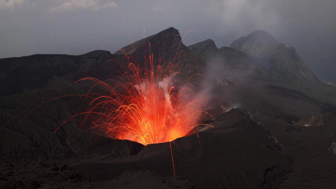 Panica a atins cota maximă în Japonia! Vulcanu Suwanose a erupt