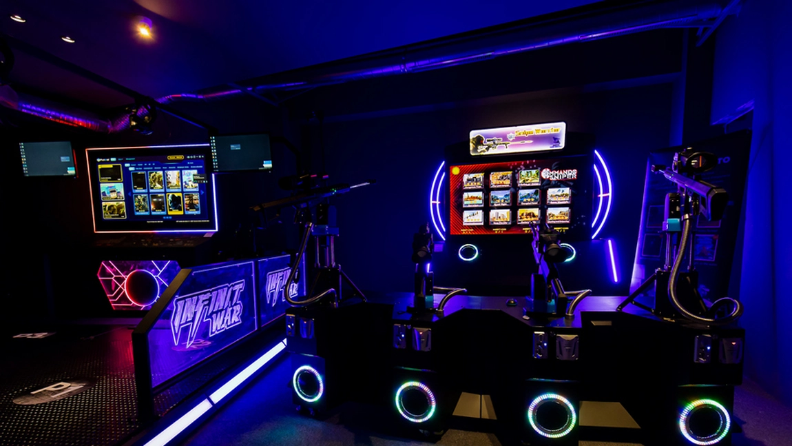 Jocuri de aventură, curse de mașini și motociclete, simulări și activități educative, în noua locație de entertainment virtual −Epic VR−, din Iulius Mall Iași