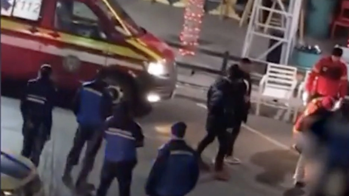 Alex Velea a fost surprins la masă cu suspecții crimei de la petrecerea din Padina. La eveniment au fost prezente și Antonia cu Alina Eremia - FOTO