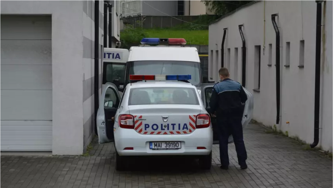 Cinci bărbați au fost acuzați că au violat trei minore dintr-un centru de Protecție al Copilului. Indivizii au fost arestați la Huși
