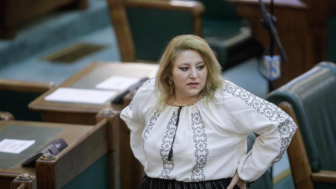 Senatorul de Iași și președintele S.O.S. România, Diana Șoșoacă, despre vila pregătită lui Klaus Iohannis: „Va avea și buncăr antiatomic acolo”