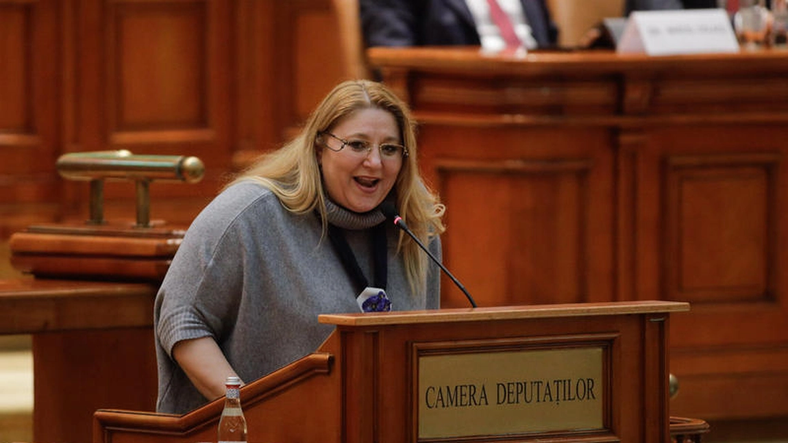 Senatorul de Iași, Diana Șoșoacă: „Pericolul Europei pe lângă război e imigraţia ilegală”