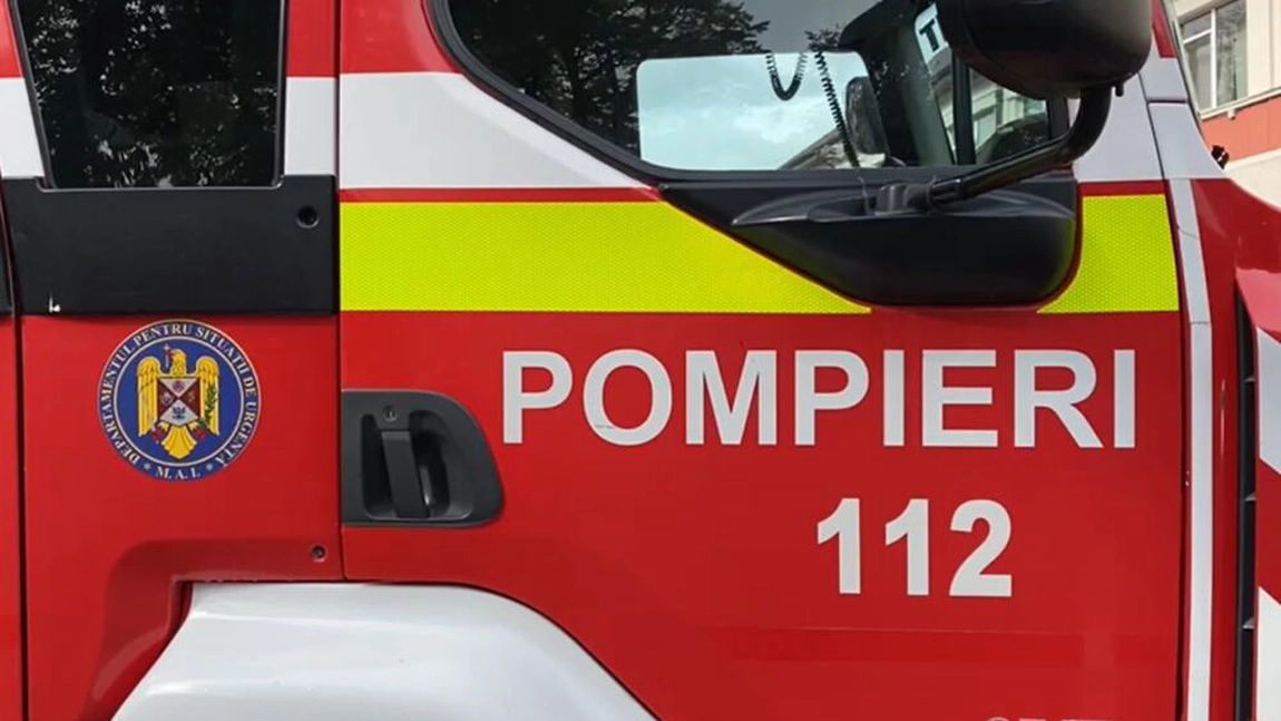 Explozie la o locuință din Timișoara. Patru copii și doi adulți au fost transportați la spital