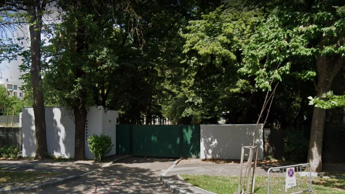 Zeci de milioane de euro aruncă PSD-PNL pe renovarea unei vile de protocol! Ciuma roșie și febra galbenă ar fi putut construi un spital de 9 etaje - FOTO