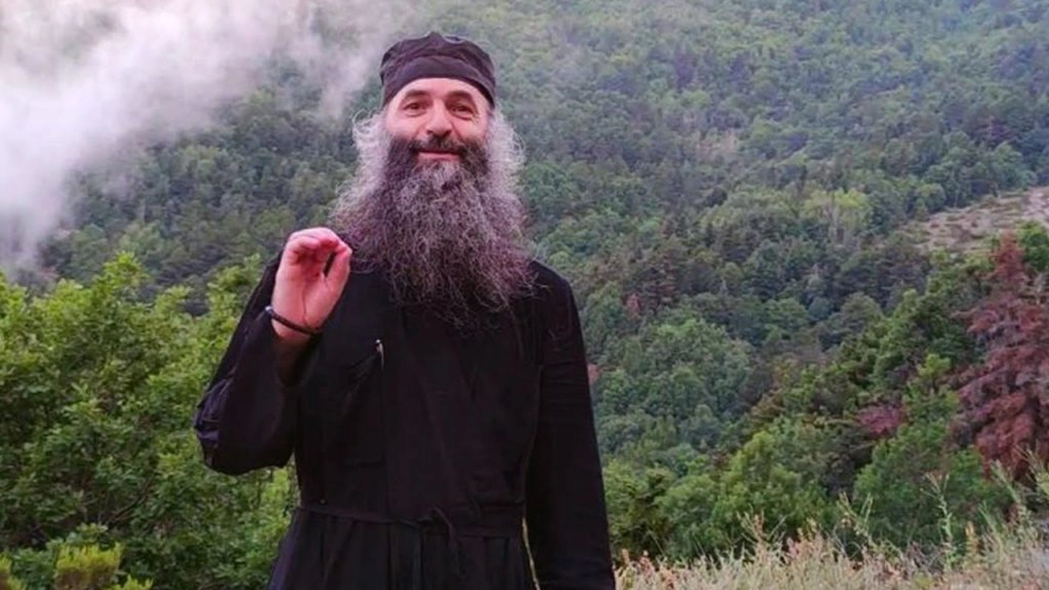 Părintele Pimen Vlad vorbește despre post: „De ce Postul Paștelui e în martie? Așa îți cureți sistemul circulator!”