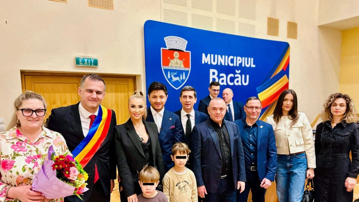 Ronald Gavril a primit cheia orașului Bacău. Anamaria Prodan a fost alături de pugilist
