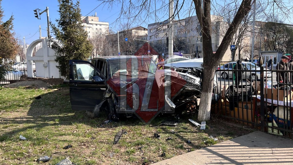 Staff-ul lui Mario Fresh implicat într-un grav accident rutier la Iași. Artistul a avut aseară concert într-un club din zona centrală - EXCLUSIV VIDEO