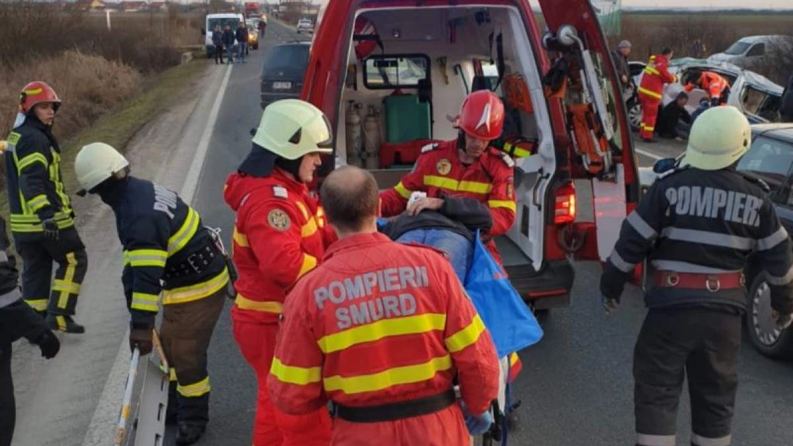Accident rutier grav la Cluj! Șapte persoane au fost rănite, după ce trei mașini s-au ciocnit