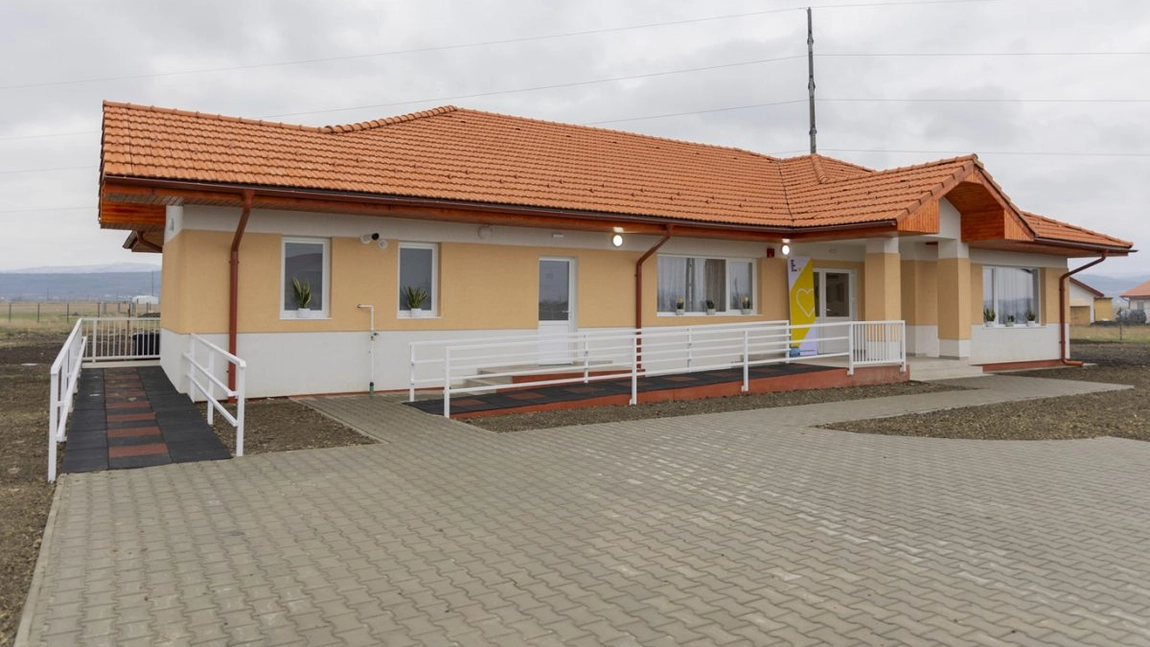 Hope and Homes for Children și Asociația Umanitară Tester Grup au inaugurat astăzi casa familială construită în comuna Țuțora, Iași
