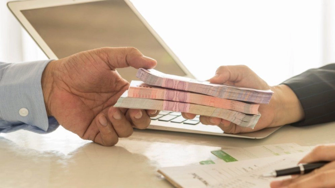 Legea așteptată de toți românii a intrat în vigoare! Ce trebuie să știe cei care vor să obțină un credit de la bancă