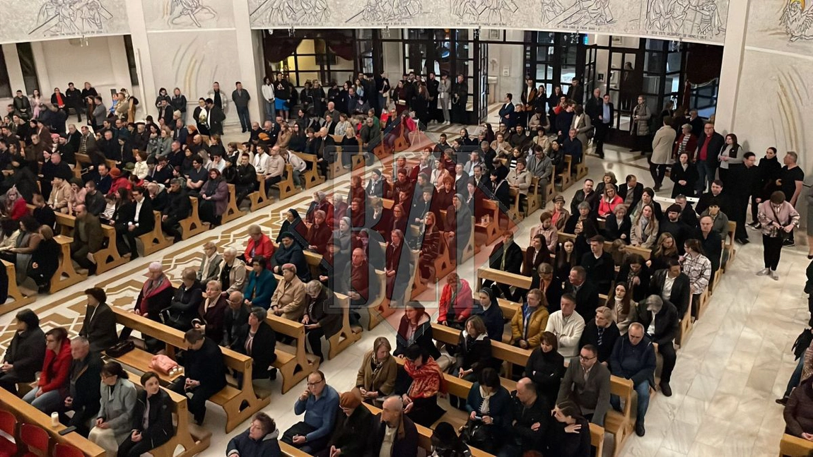 Noaptea de Înviere, sărbătorită în cadrul Bisericii Catolice din Iași - LIVE VIDEO, FOTO, VIDEO, UPDATE