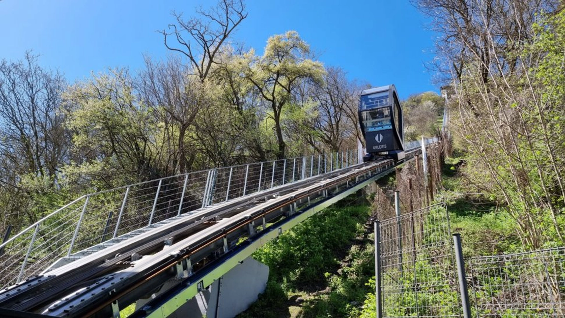 Situație rușinoasă la Deva! Telecabina de patru milioane de euro s-a defectat, la doar o zi de la inaugurare - FOTO