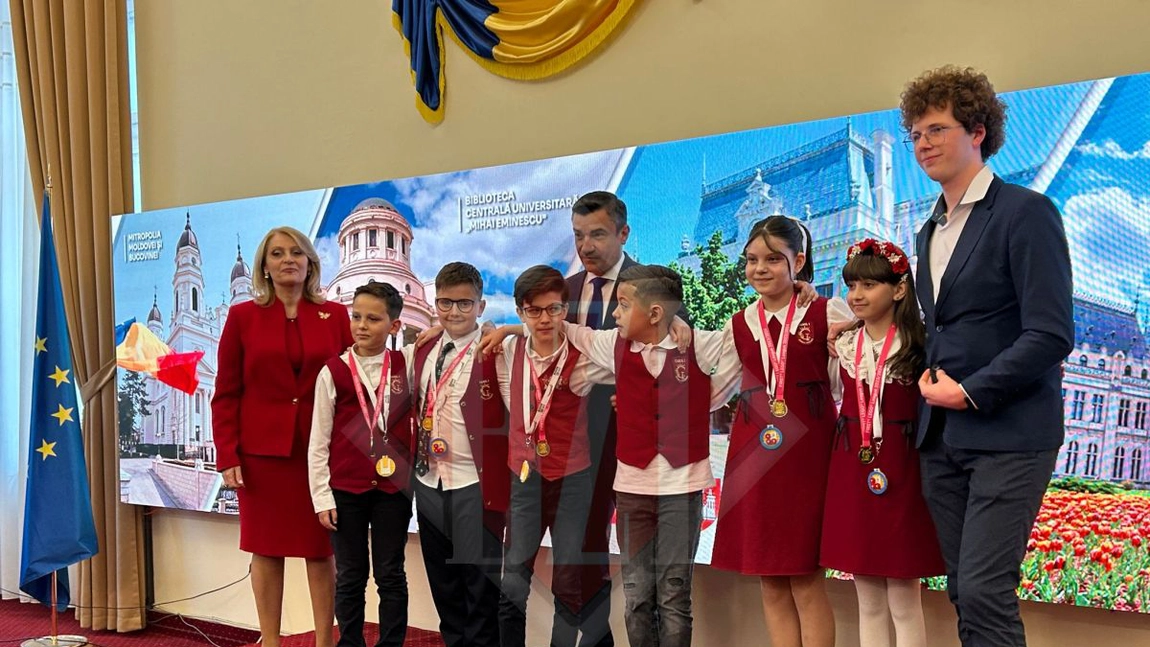 Clubul de Robotică CaroLIIS al Școlii Primare „Carol I” Iași va reprezenta România la un campionat internațional în Hong Kong - FOTO