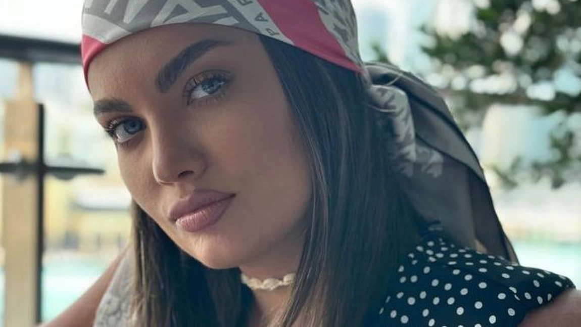 Irina Maria Birou a încins rețelele de socializare! Cântăreața de muzică de populară a pozat în costum de baie în Dubai - FOTO