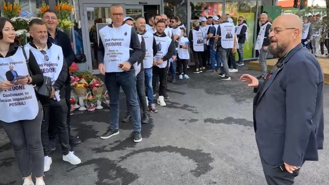 Cristian Popescu Piedone și-a pus angajații să cumpere de la Mama Maria: „Îi cumpărăm toată marfa!” - VIDEO