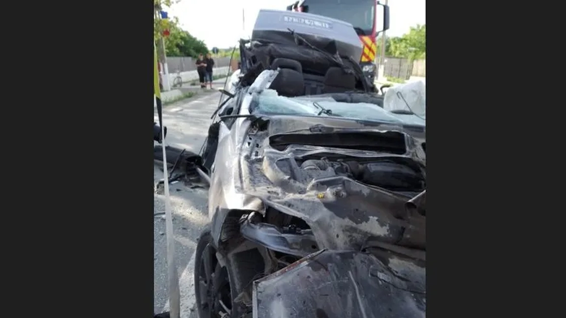Un tânăr de 21 de ani și-a dat ultima suflare după ce a intrat cu mașina într-un stâlp. Florin a murit de ziua lui - VIDEO