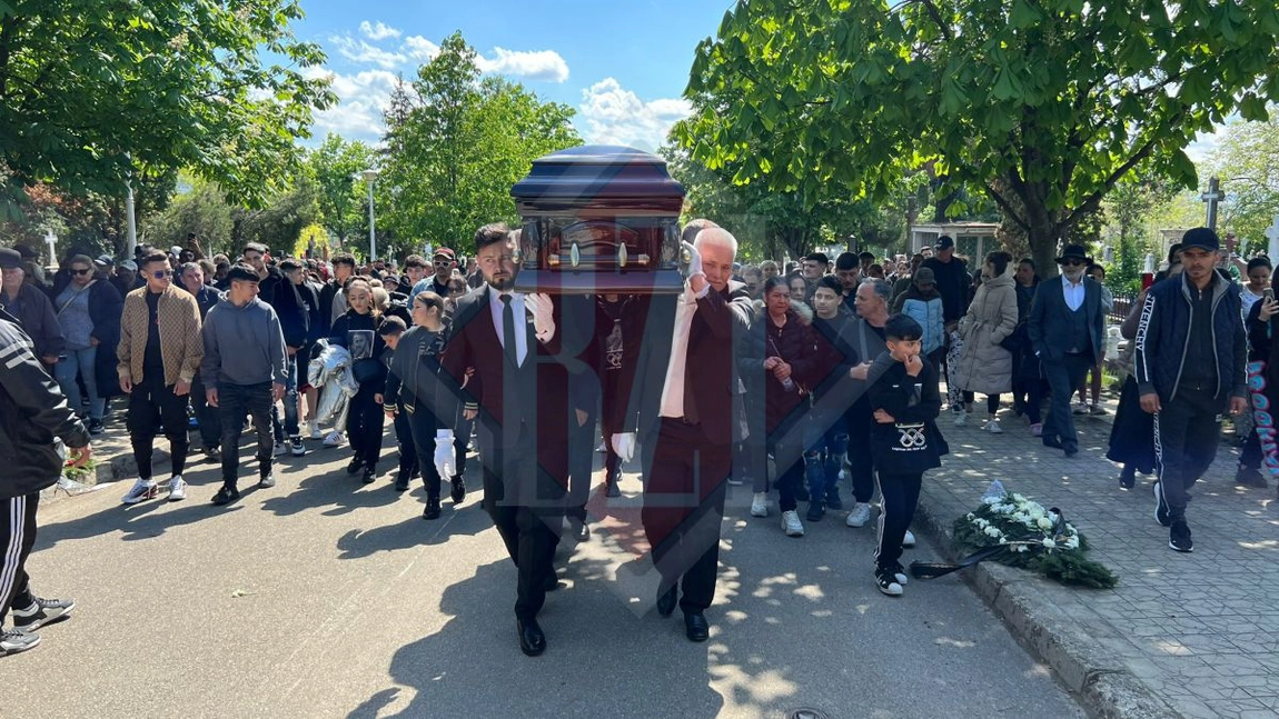 Cortegiul funerar a ajuns la cimitirul Eternitatea. Urmează slujba de înmormântare a lui Costel Corduneanu - GALERIE FOTO, LIVE VIDEO, UPDATE