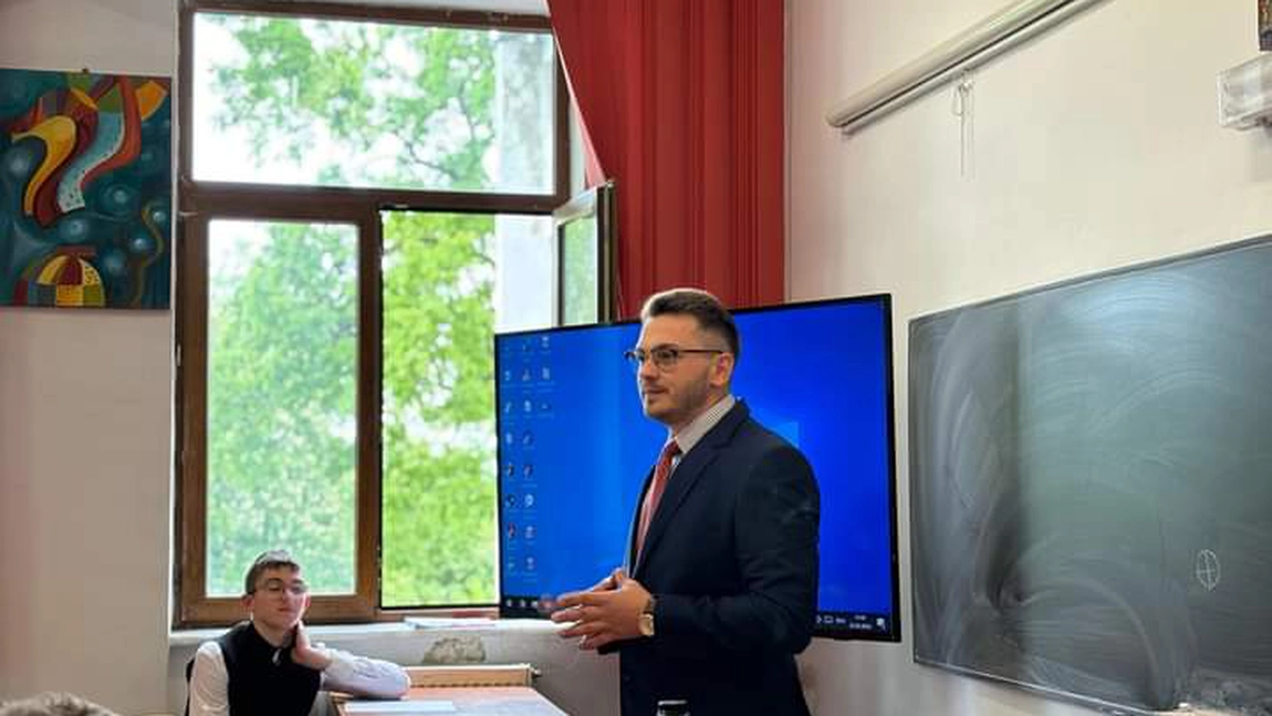 Judecătorul Costică Ciocan, prezent la un eveniment alături de elevii de la Seminarul Teologic Liceal Ortodox ,,Sfântul Vasile cel Mare