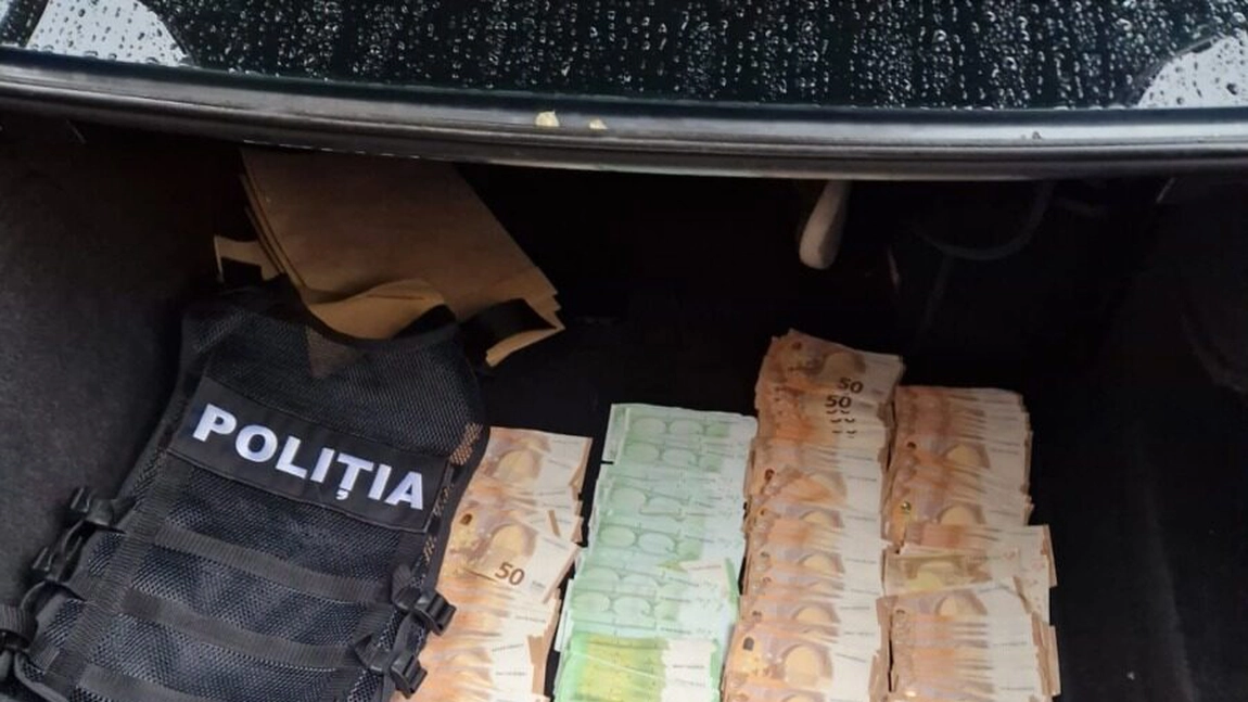 Fals polițist din Iași, prins în flagrant de DNA cu suma de 23.000 de euro