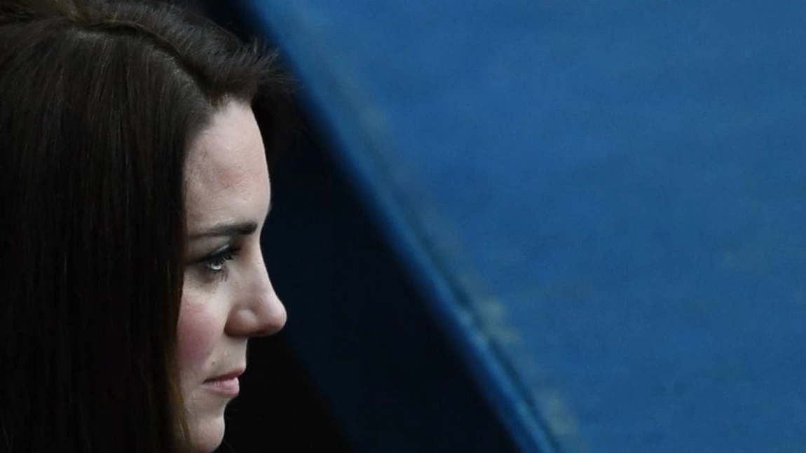 Cu ce tip de cancer se confruntă Kate Middleton. Prințesei i-ar fi fost extirpată o parte din intestin