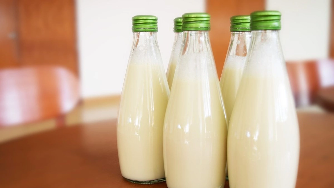 Alertă alimentară în magazine! Lapte pasteurizat infectat cu gripă aviară