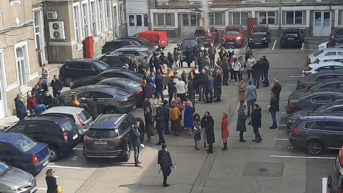 Salarii mai mari pentru aceşti angajaţi! Pot câştiga și dublu faţă de nivelul prevăzut de lege