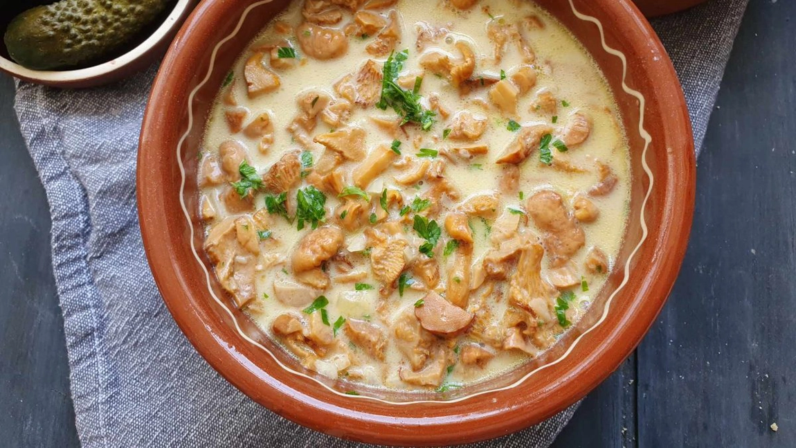 Cea mai bună tocăniță de gălbiori cu ceapă! O mâncare savuroasă cu doar câteva ingrediente delicioase