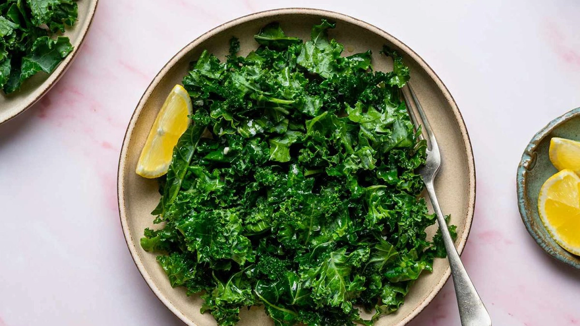 Varza kale. De ce este atât de populară această legumă cruciferă