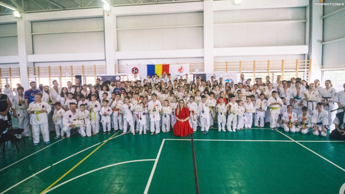 Clubul Dojo Master din Iași a câștigat 26 de medalii de aur la Cupa Pheonix. Sportivii ieșeni au dominat competiția - FOTO