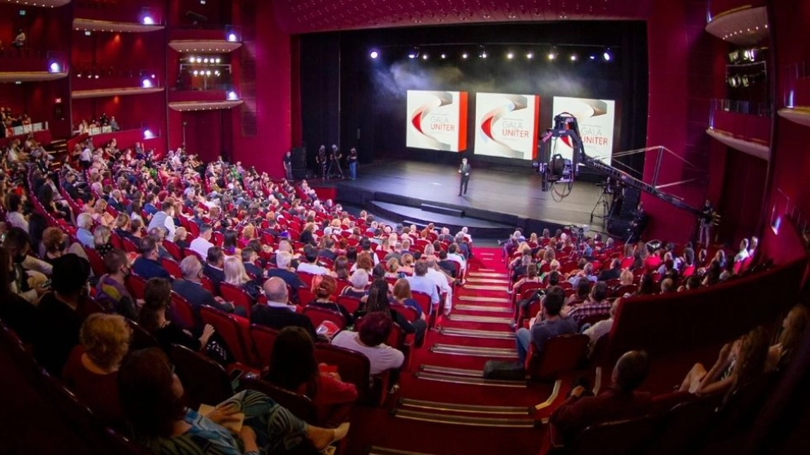 Gala Premiilor UNITER 2024! Trei câștigători pentru Teatrul Național „Vasile Alecsandri” din Iași și un premiu pentru criticul de teatru Oltiţa Cîntec