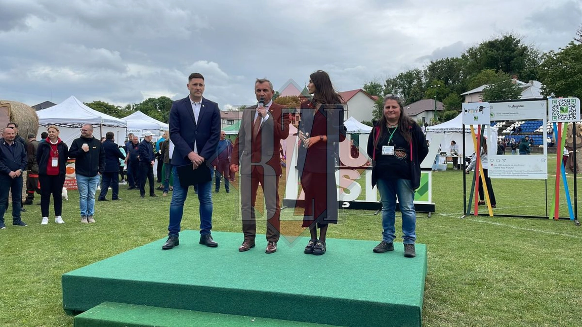 Mii de persoane participă la cea de-a patra ediție „ANIMAL FEST”, cel mai mare eveniment din Iași, organizat de Universitatea pentru Științele Vieții și dedicat iubitorilor de animale -FOTO, VIDEO