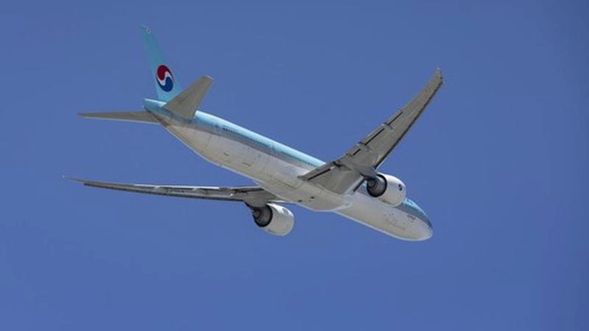 Turbulențe puternice în timpul unei curse de la Londra! O persoană a murit și 30 au fost rănite